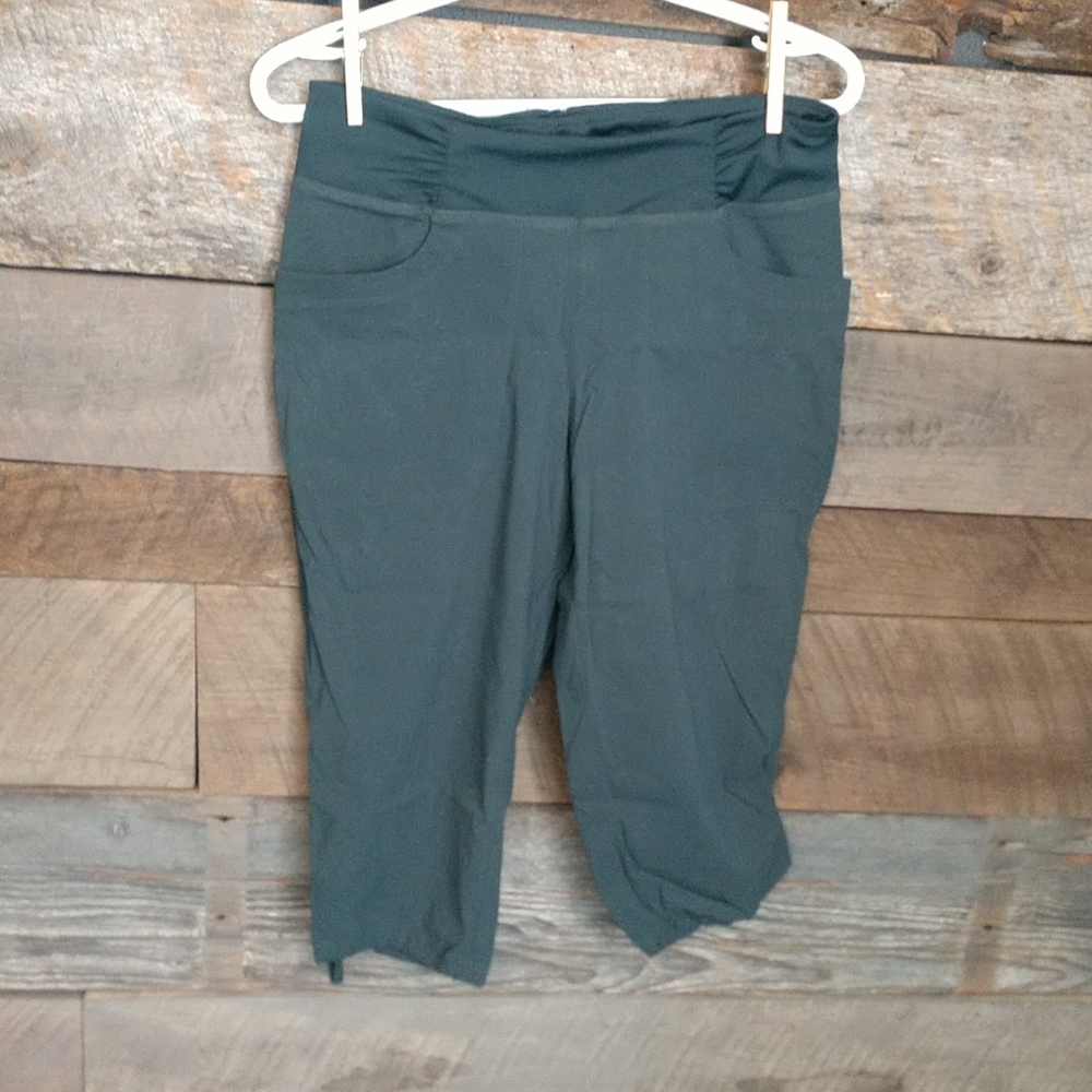 Forest Green Dynama Capris